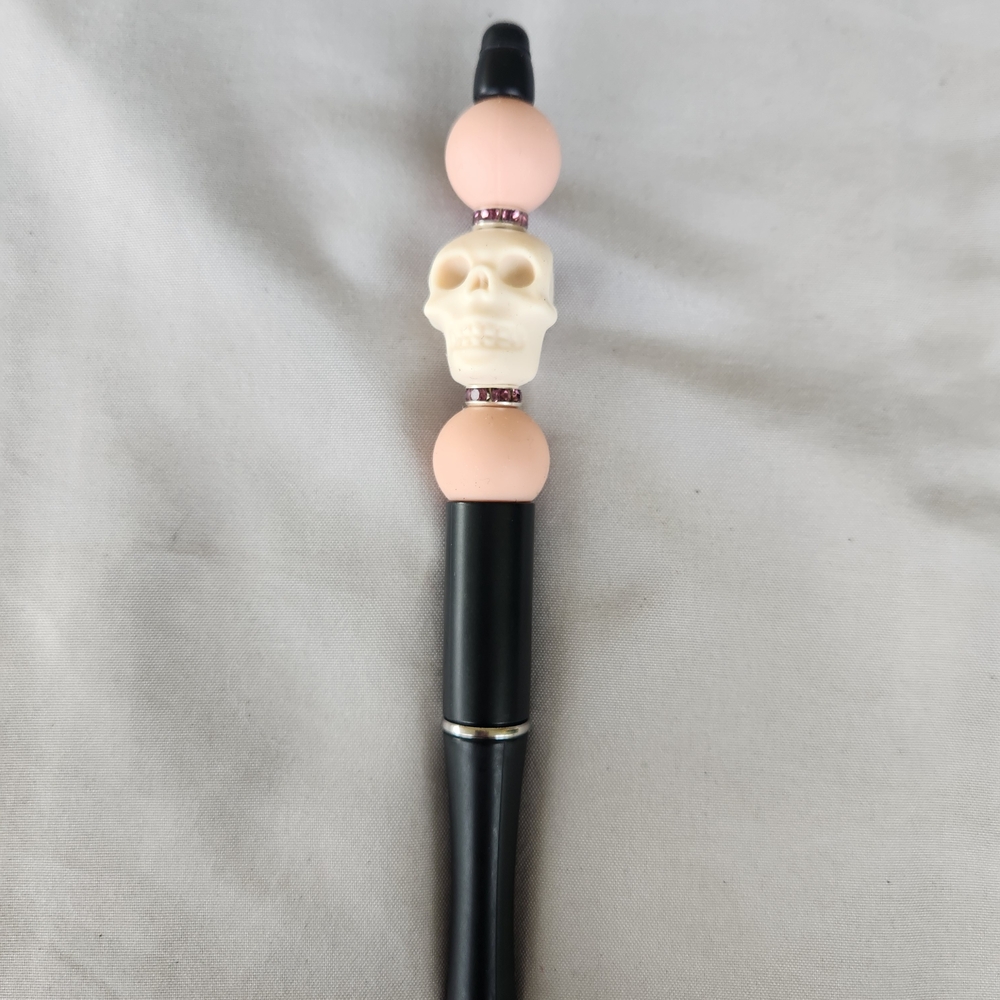 IVORY SKULL 💀 on a black beaded pen